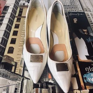 Gianni Versace | Classic White Pumps